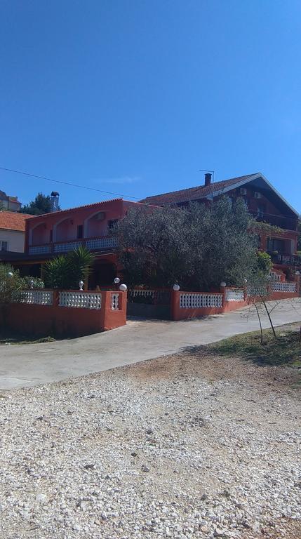 סאלי Guest House Bocac מראה חיצוני תמונה